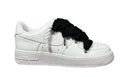Nike Air Force 1 White Lanvin Rope Black – białe AF1 custom z czarnymi sznurówkami Lanvin. Ponadczasowy kontrast i 100% oryginał. Street-Zone