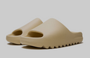 <strong>YEEZY SLIDE</strong>