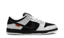 Nike SB Dunk Low Tightbooth