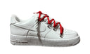 Nike Air Force 1 Double Rope Laces White Red – białe AF1 custom z czerwoną sznurówką. Mocny kontrast, streetowy klimat i 100% oryginał. Street-Zone.pl.